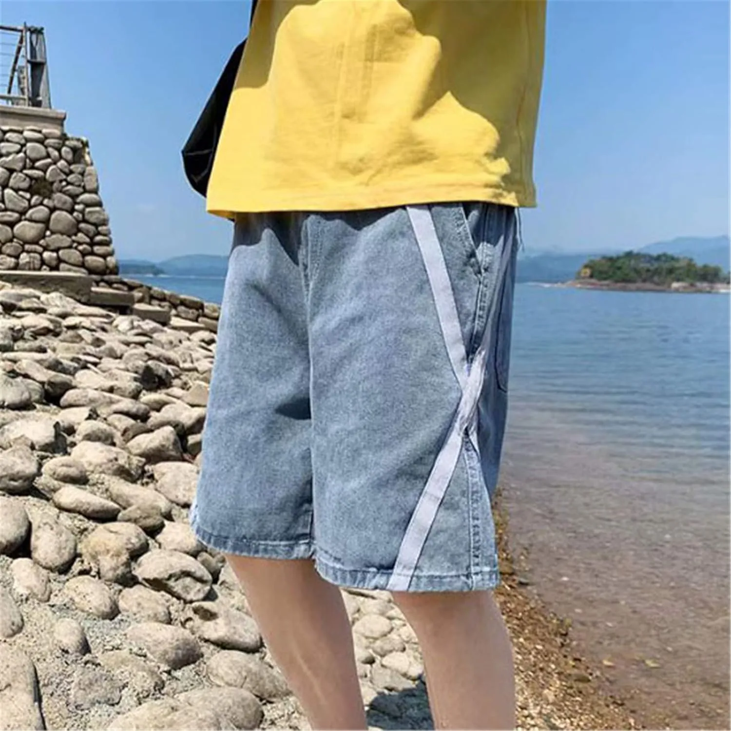 Andongnywell Men's Relaxed Fit Denim Shorts Classic Casual Slim Fit Straight Leg Short Jeans with Pockets Zip