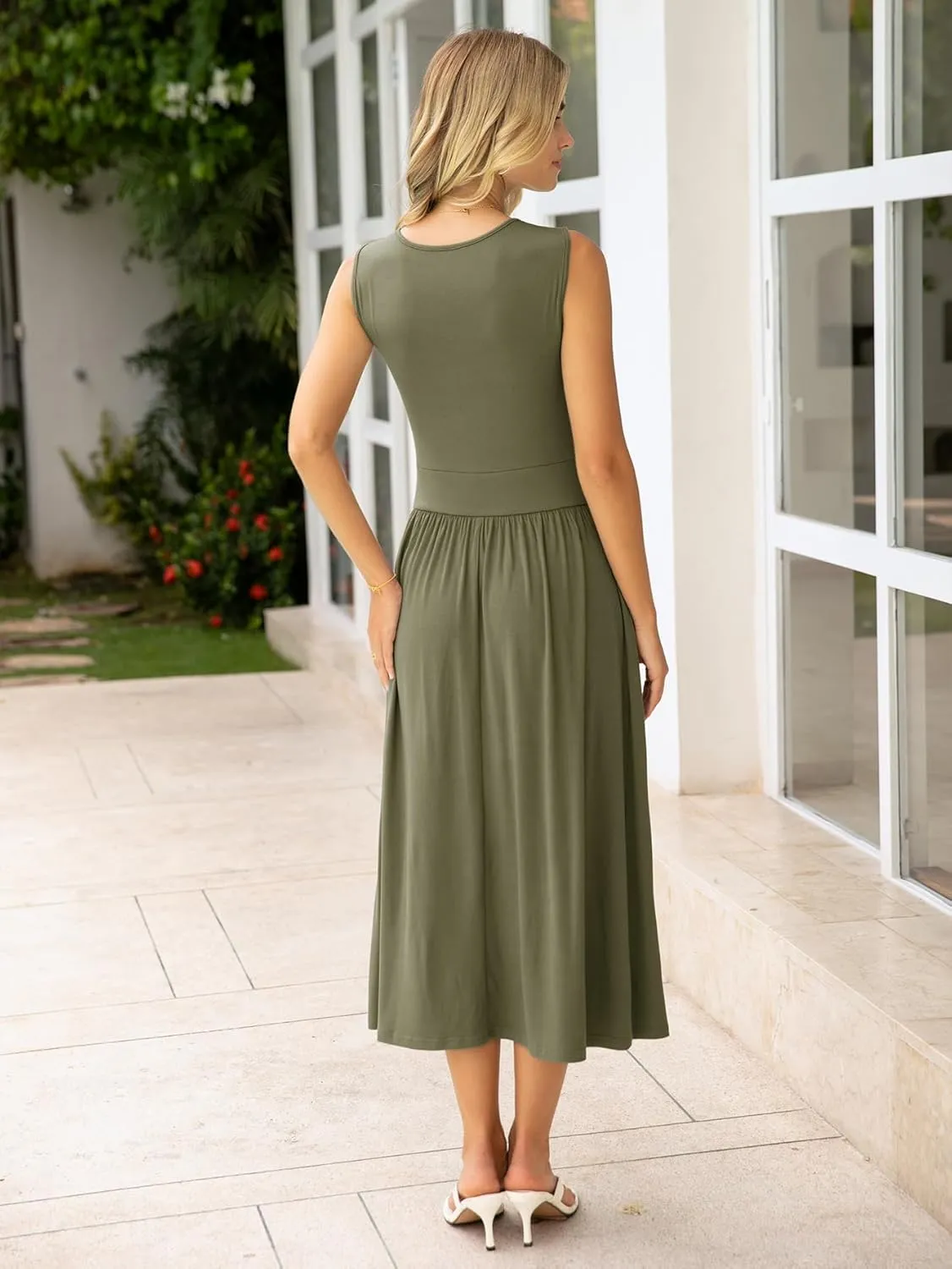 BerryGo Women's Summer Sleeveless 2025 Midi Dress Crew Neck Casual Swing Ruched Flowy Smocked Waist Dress Pockets