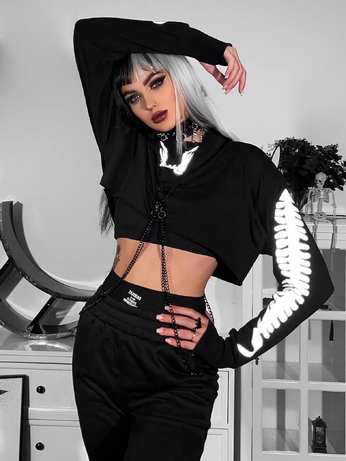 TSMNZMU Womens Gothic Cropped Hoodie Long Sleeve Punk Grunge Skull Print Sweatshirt Emo Alt Mall Goth Tops with Iron Chain