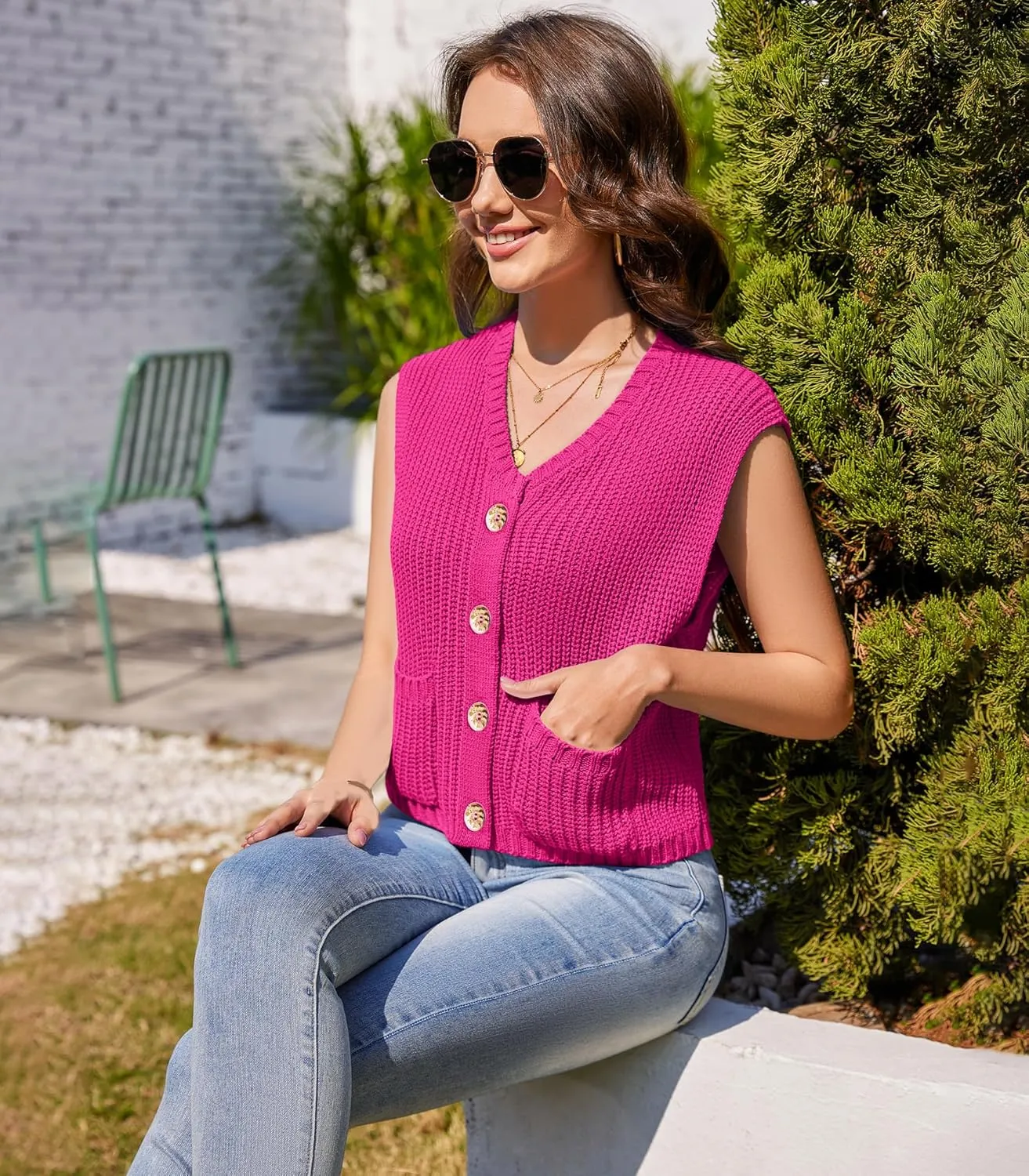 Womens Summer Crop Knit Sweater Vest Sleeveless Button Down Chunky Knit Vest Cardigan with Pockets